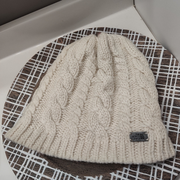 🧁EUC The North Face Brand Unisex Wear Cable Knit Sweater Beanie, Creme, OSFM - Picture 2 of 8